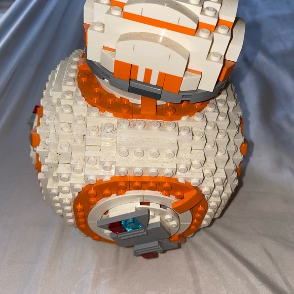 BB-8 Lego Set 75187 does not include box or stand but has all Lego parts - Picture 6 of 7